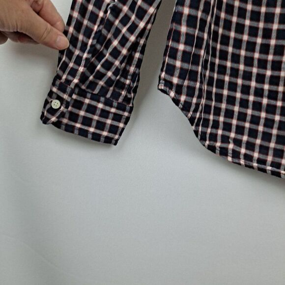 Gap Ladies button front Blouse NWOT - Picture 6 of 9